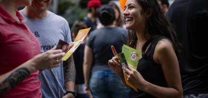 During the launch of the World Meat Free Week (17th to 23rd June 2019) in Sao Paulo participants are offered meat & dairy free food prepared by cooks. Various speeches and concerts are also organised. 
The World Meat Free Week campaign challenges people to leave the meat and other animal products off their plate for seven days.
But the campaign’s initiative goes far beyond taking certain products off people’s plate. It is, above all, an invitation to reflect on the need for change.
Our actions and choices, individual and collective, have impact on ourselves, on other beings and on our planet. So this week’s challenge is an opportunity to start the change.
A campanha Semana Mundial Sem Carne desafia os participantes a deixarem a carne e demais produtos de origem animal fora do prato por sete dias.
A Semana Mundial Sem Carne vai muito além de retirar certos produtos do seu prato. É, principalmente, um convite para a reflexão sobre a necessidade de mudança.
Nossas ações, individuais e coletivas, causam impacto em nós mesmos, em outros seres e em nosso planeta. Por isso, esse desafio é uma oportunidade de começar a mudança.