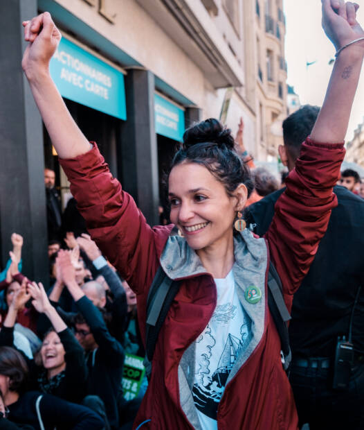 Edina Ifticene, oil and gas campaigner at Greenpeace France

250 activists shut down TotalEnergies AMG demanding immediate and concrete commitments from its CEO Patrick Pouyanné on TotalEnergies’ retreat from Russia and the end of all new fossil fuel projects, such as EACOP in Uganda and Mozambique LNG. 

Action Non-Violente-COP21, Alternatiba Paris, Friends of the Earth France, and Greenpeace France blockaded the Salle Pleyel, where the TotalEnergies Annual General Meeting of Shareholders was to be held.